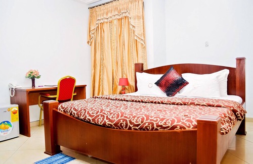 Adentan Hotel | Bethel Heights Hotel
