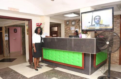 Adentan Hotel | Bethel Heights Hotel