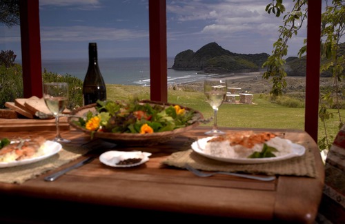 Te Henga House | Bethells Beach Cottages