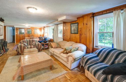 Bethesda Apartment | Bethesda Apartment and Yard about 9 Mi to D C