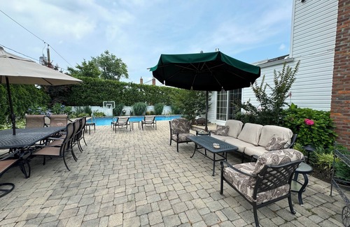 Woodbury House | Bethpage Black Ryder Cup Retreat/Spacious 4 bedroom w heated in-ground pool