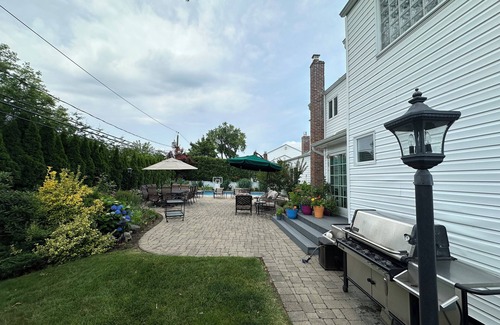 Woodbury House | Bethpage Black Ryder Cup Retreat/Spacious 4 bedroom w heated in-ground pool