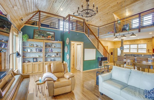 Hartsville House | Bethpage Home w/Private Hot Tub & Game Room!