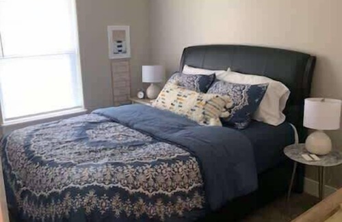 Bettendorf Apartment | Bettendorf Condo: 2BR, 2BA, Garage, King master, Pets Welcome!