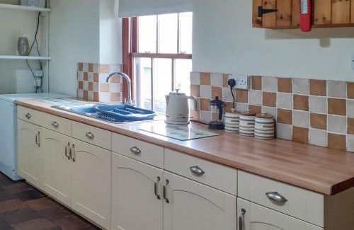 Llanbedrgoch House | Bettws Y Gwynt