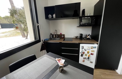 Le Tholonet Apartment | Between Aix and the Sainte Victoire