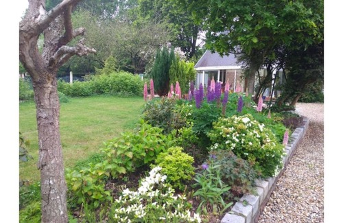 Saint-Leonard House | between city and country side