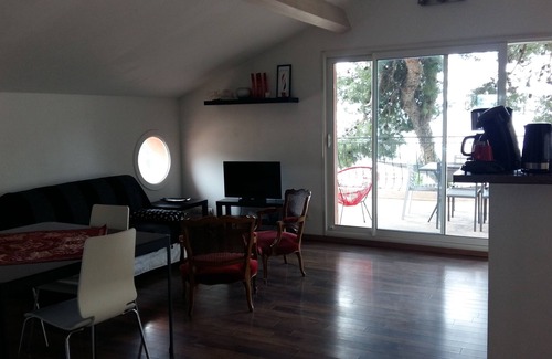Ensues-la-Redonne House | between SKY, SEA and HILLS