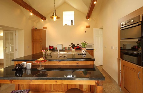 Llandwrog Cottage | BEUDY PENRHOS, romantic, character holiday cottage in Caernarfon