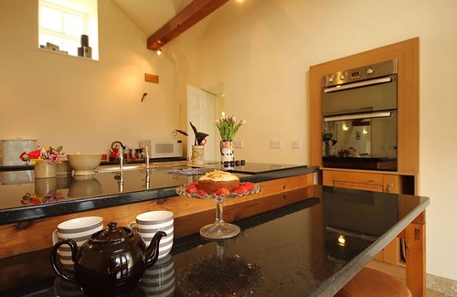 Llandwrog Cottage | BEUDY PENRHOS, romantic, character holiday cottage in Caernarfon