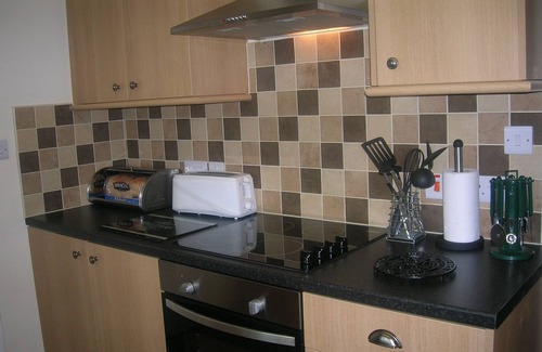 Hundred House House | Bevan House. Detached House With It's Own Private Hot Tub Outside & Free WI FI.