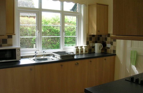 Hundred House House | Bevan House. Detached House With It's Own Private Hot Tub Outside & Free WI FI.