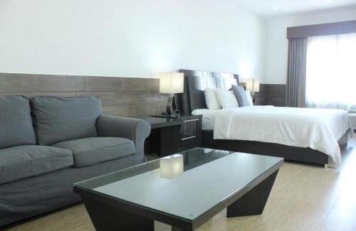 Antiguo Cuscatlan Hotel | Beverly Hills: Hotel and Business