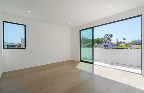 Beverly Grove House | Beverly Hills West Hollywood Ultra Luxury New 4-bedroom house W/Pool & Hot Tub
