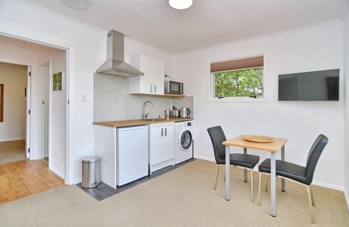 Avonhead House | Bevington - Renovated 1 bedroom Studio