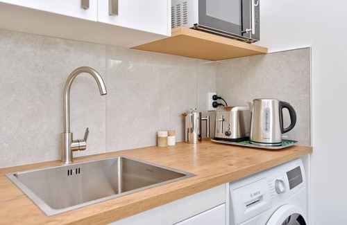 Avonhead House | Bevington - Renovated 1 bedroom Studio