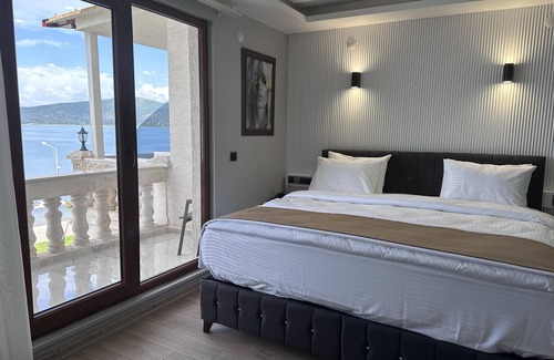 Tatvan Hotel | Beyaz Köşk Hotel & Cafe