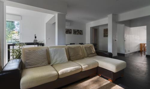 Lombos Apartment | BFF - Beach Family and Friends