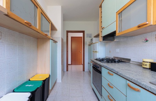 Grassobbio Apartment | BGY Colorful Home - One Bedroom Apartment, Sleeps 4