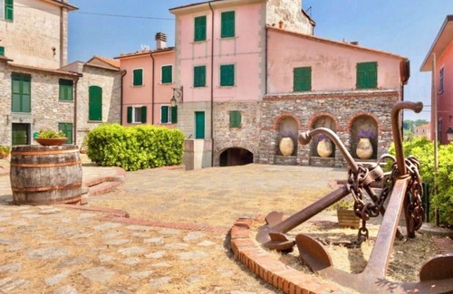 Montemarcello Apartment | Bia Apartments 2 Lovely apartment in the historic center of Montemarcello.