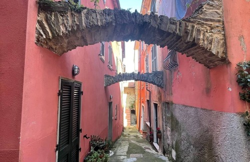Montemarcello Apartment | Bia Apartments 2 Lovely apartment in the historic center of Montemarcello.