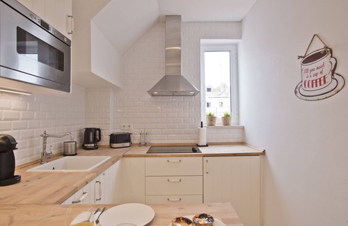 Misericordia Apartment | Bica River View III (C88)
