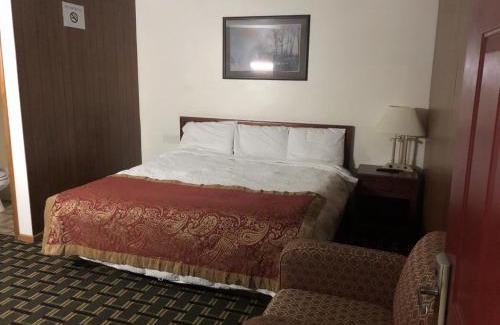 Broken Bow Hotel | BIG 12 MOTEL