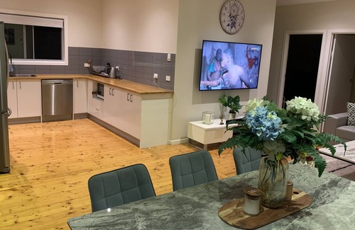 Leichhardt House | Big 2 bedroom family size home