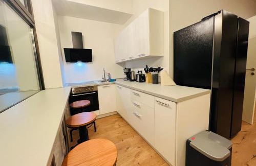 Erwitte Apartment | Big Apartment l 18 Beds l Free Parking l WiFi l