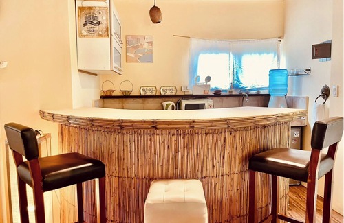 Balabag Villa | Big Bali-Style Studio with Kitchen, 3 Min to Beach
