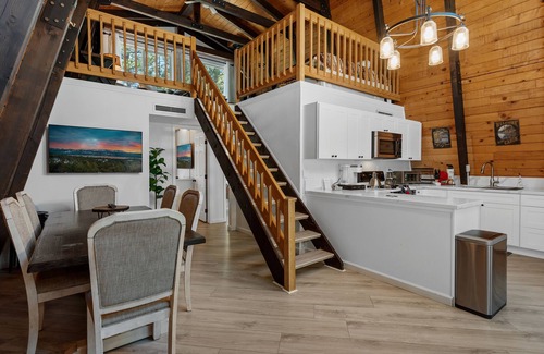 Woodlands Cabin | Big Bear Den - AC, Large Fenced Yard, Swing Set, Fire Pit