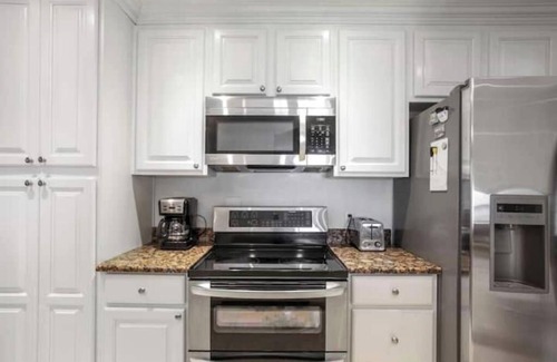 Forest City House | Big Bear Lake: Waterfront Escape