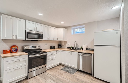 Northglenn House | Big Blue Lower Level Suite