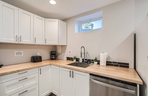 Northglenn House | Big Blue Lower Level Suite