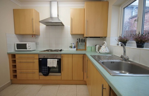 Finsbury Park Apartment | Big bright flat for 4-6 people with good links to around the city