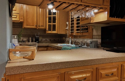 Juarez Municipality House | Big cozy house in gated community behind the American Consulate, 10-minute WALK.