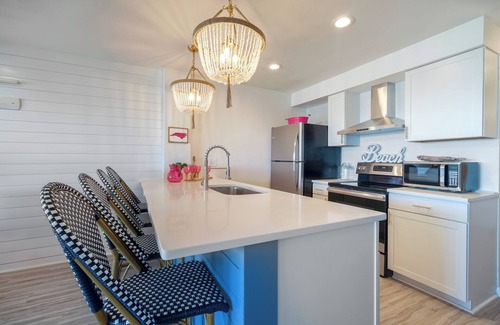 Wilmington Beach House | BIG DECK! Tiki Bar! Oceanfront Pool! Elevator!