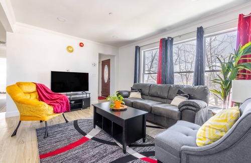 Dobbs Ferry House | Big Family House| ♛7 BR,5BA, 5★Location, Deck