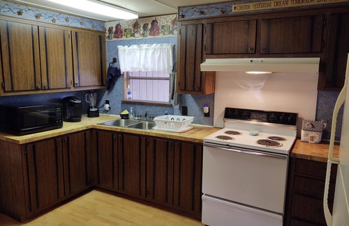 Bronson House | Big Fish Cabins - Cabin #3