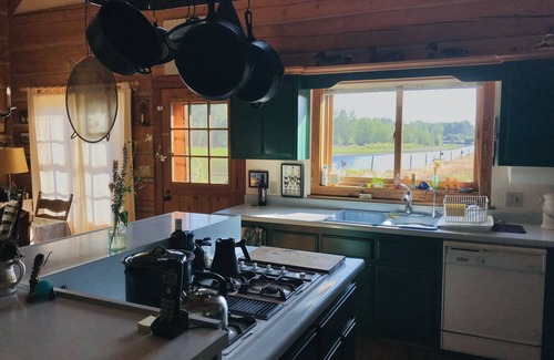 Twin Bridges House | Big Hole River fishing cabin