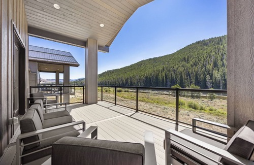 Wisdom House | Big Hole Riverfront Luxury Home in Wise River, Montana