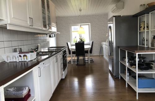 Nissafors House | Big house with wifi, sleeps 8. 4 mins from Isaberg skiing, MTB and golf course.