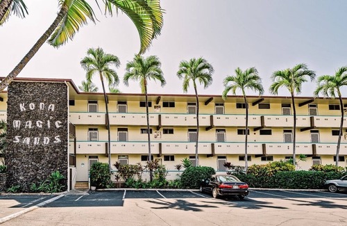 Kahaluu Bay Condo | Big Island Kona Magic Sands by Coldwell Banker Island Vacations