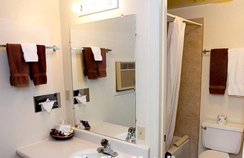 Superior Hotel | Big Sky Motel