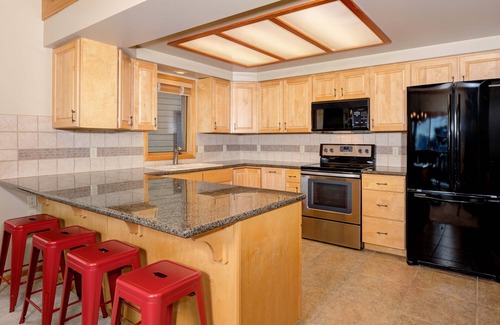 Big Sky Condo | Big Sky Vacation Rentals: Beaverhead 123 BH 301