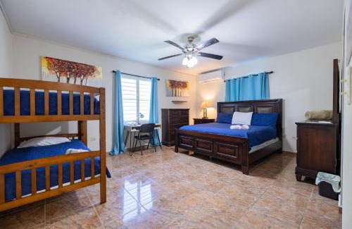 Aceitunas House | Big Vacation House