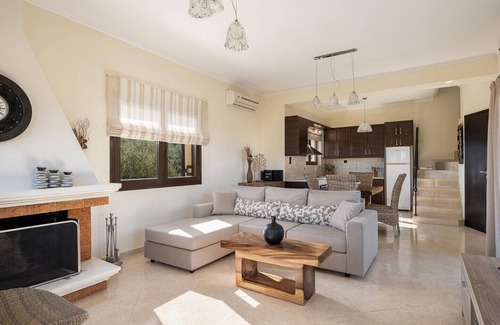 Spilia Villa | Big Villa - Private Pool - Garden & View - BBQ