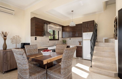 Spilia Villa | Big Villa - Private Pool - Garden & View - BBQ