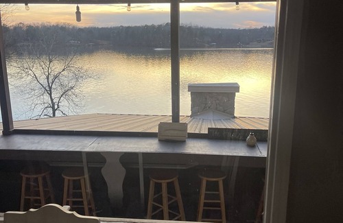 Titus House | BIG water view on beautiful Lake Jordan - Titus