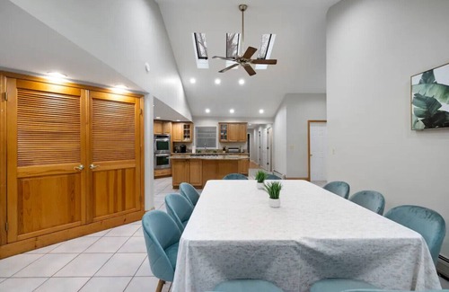 Town of Ramapo House | Big Yard, Pool, Fire Pit & Billiards!